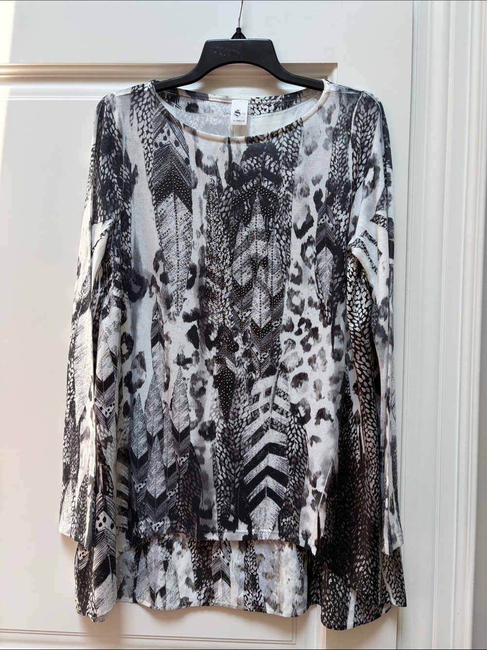 S-Twelve Women’s Black & White Patterned Long Sleeve Top
